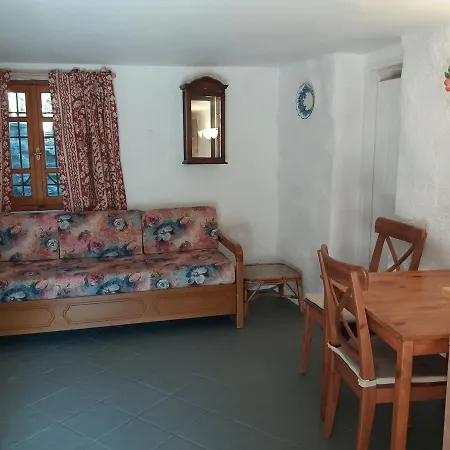 Oven House בית נופש ניאה סטירה